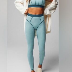 Fabletics Waffle Leggings Arctic Wave/Midnight Wave Large ankle